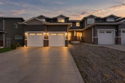 27 Rowberry Court Sylvan Lake, AB T4S 0L7