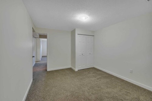 65 Roberts Crescent, Red Deer, AB 
