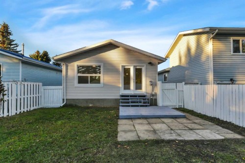 65 Roberts Crescent, Red Deer, AB 