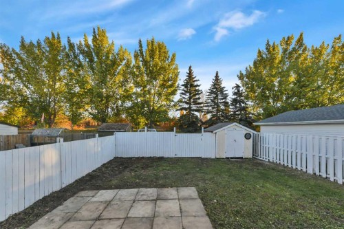 65 Roberts Crescent, Red Deer, AB 