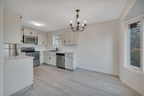 65 Roberts Crescent, Red Deer, AB 
