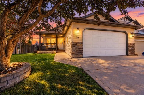 38 Ivany Close  Red Deer, AB T4R 0A1