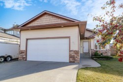 29 Lakeland Road Sylvan Lake, AB T4S 0A3