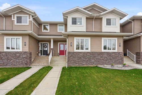 59 Crestview Boulevard  Sylvan Lake, AB T4S 0N6