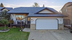 57 Falcon Crescent Sylvan Lake, AB T4S 2H3