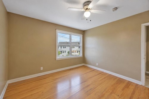 11 Poplar Crescent, Springbrook, AB 