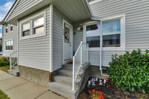 11 Poplar Crescent, Springbrook, AB 