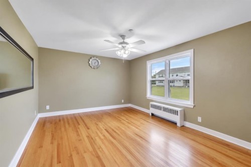 11 Poplar Crescent, Springbrook, AB 