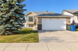 44 Isaacson Crescent Red Deer, AB T4R 3N1