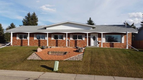 5115 42 Street  Ponoka, AB T4J 1C9
