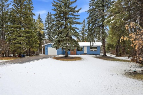 6 College Park Close  Red Deer, AB T4P 0M7