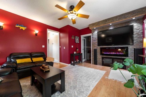 5218 45 Street, Camrose, AB 