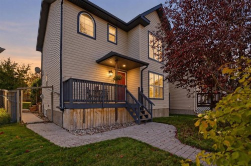 27 Fenwood Close  Sylvan Lake, AB T4S 2K4
