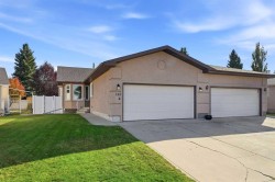 180 Doran Crescent Red Deer, AB T4R 2K3