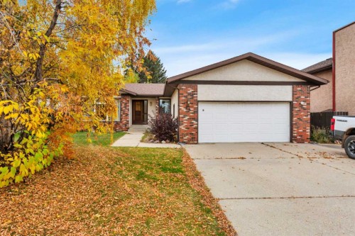 54 Rogers Crescent  Red Deer, AB T4P 3K1