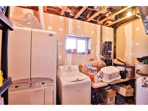 318 3 Avenue South, Lomond, AB - Indoor Photo Showing Laundry Room