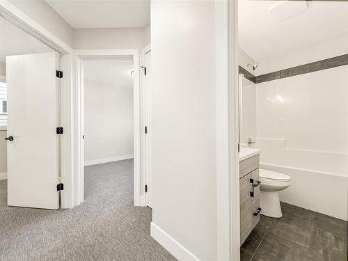 1111 Coalbrook Place West, Lethbridge, AB - Indoor Photo Showing Bathroom