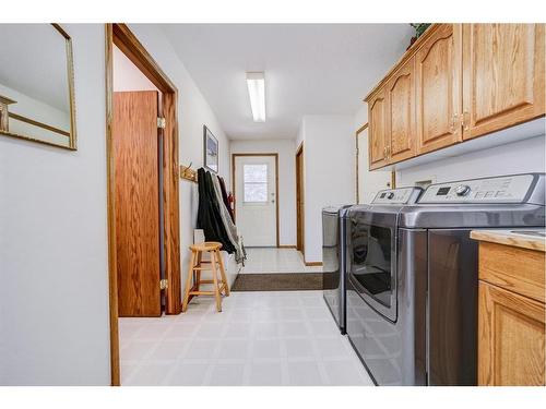 161078 Twp  132 Road, Vauxhall, AB - Indoor Photo Showing Laundry Room