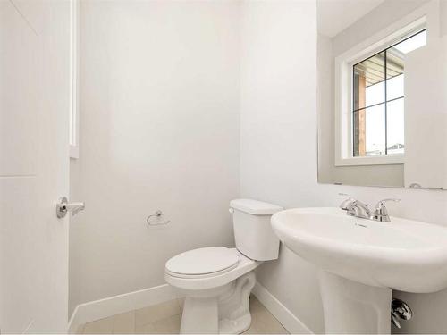 2715 47 Street, Lethbridge, AB - Indoor Photo Showing Bathroom