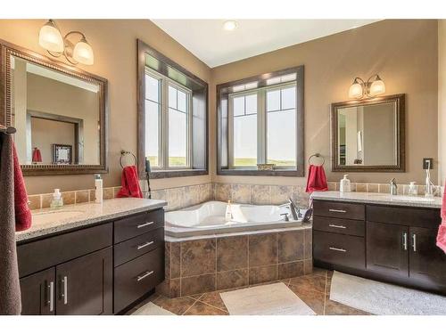 45002 Range Rd 281, Rural Cardston County, AB - Indoor Photo Showing Bathroom