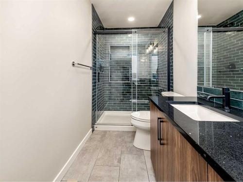 61 Goldenrod Place West, Lethbridge, AB - Indoor Photo Showing Bathroom