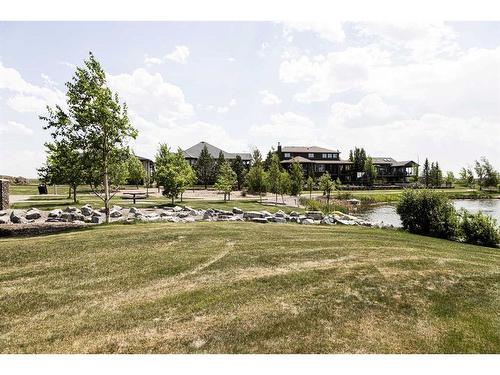 306 Prairie Garden Way South, Lethbridge, AB 