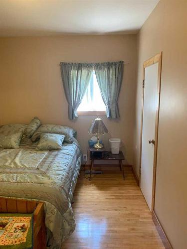5123 56 Street, Taber, AB - Indoor Photo Showing Bedroom