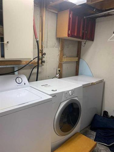 5123 56 Street, Taber, AB - Indoor Photo Showing Laundry Room