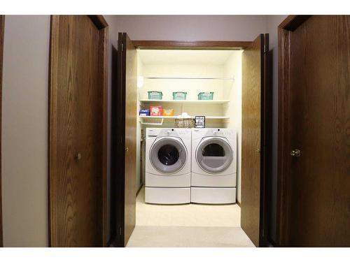 936 13 Street South, Lethbridge, AB - Indoor Photo Showing Laundry Room