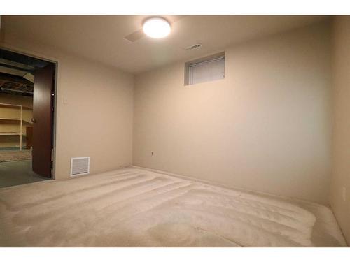 936 13 Street South, Lethbridge, AB - Indoor Photo Showing Other Room