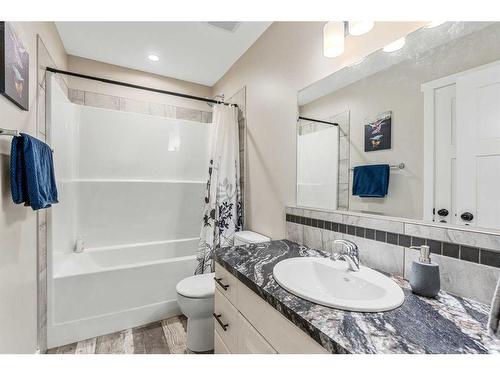 1104 7 Street West, Barnwell, AB - Indoor Photo Showing Bathroom