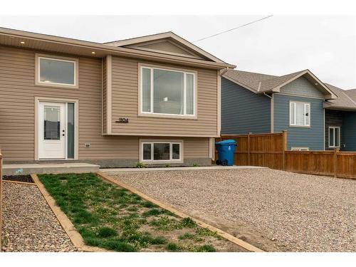 1104 7 Street West, Barnwell, AB - Outdoor