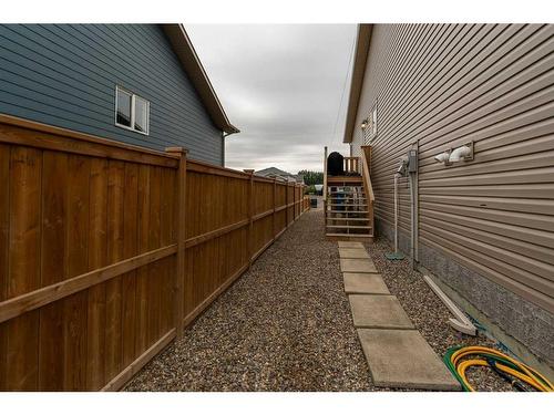 1104 7 Street West, Barnwell, AB -  With Exterior