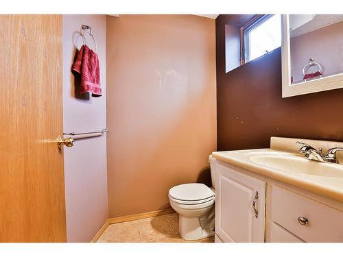 10-204054 Hwy 508, Rural Lethbridge County, AB - Indoor Photo Showing Bathroom