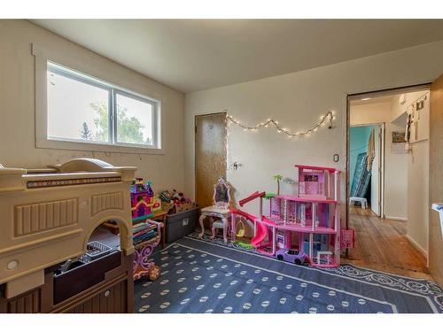 230 4 Street East, Cardston, AB - Indoor Photo Showing Other Room