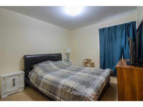 205 Main Street, Skiff, AB - Indoor Photo Showing Bedroom