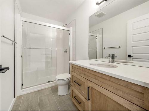 4330 28 Avenue South, Lethbridge, AB - Indoor Photo Showing Bathroom