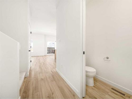 4330 28 Avenue South, Lethbridge, AB - Indoor Photo Showing Bathroom