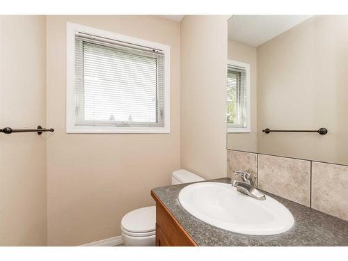 244 Mayor Magrath Drive North, Lethbridge, AB - Indoor Photo Showing Bathroom
