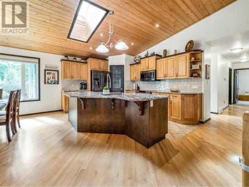 17 Huckleberry Crescent, Rural Taber, M.D. Of, AB - Indoor Photo Showing Kitchen