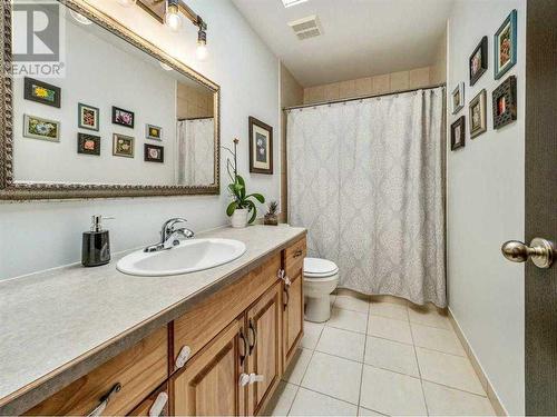 17 Huckleberry Crescent, Rural Taber, M.D. Of, AB - Indoor Photo Showing Bathroom