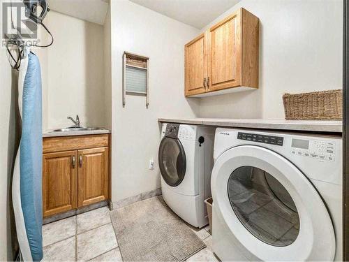 17 Huckleberry Crescent, Rural Taber, M.D. Of, AB - Indoor Photo Showing Laundry Room