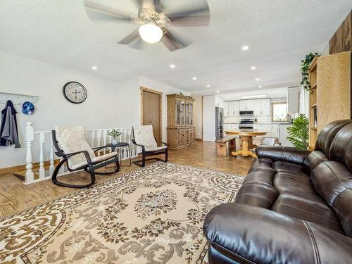 735 Blairmore Street, Pincher Creek, AB - Indoor Photo Showing Living Room