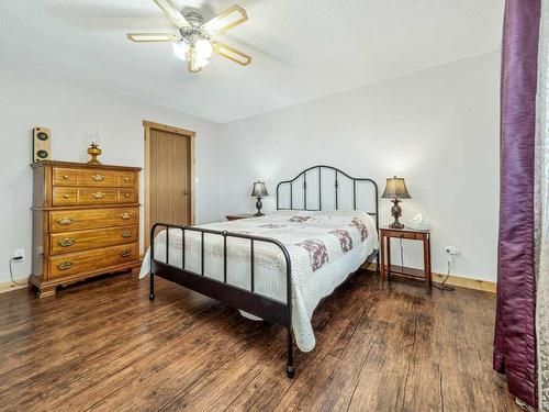 735 Blairmore Street, Pincher Creek, AB - Indoor Photo Showing Bedroom