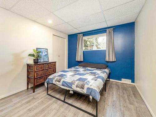 735 Blairmore Street, Pincher Creek, AB - Indoor Photo Showing Bedroom