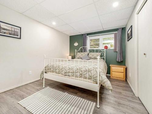 735 Blairmore Street, Pincher Creek, AB - Indoor Photo Showing Bedroom