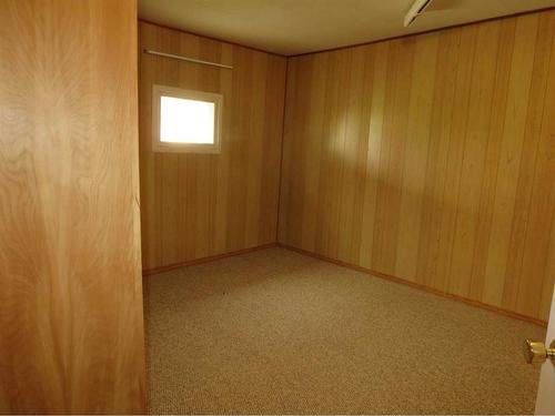 561 1St Street, Cardston, AB - Indoor Photo Showing Other Room