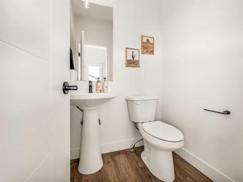 3011 46 Street South, Lethbridge, AB - Indoor Photo Showing Bathroom