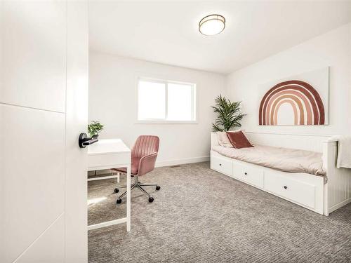 3011 46 Street South, Lethbridge, AB - Indoor Photo Showing Bedroom