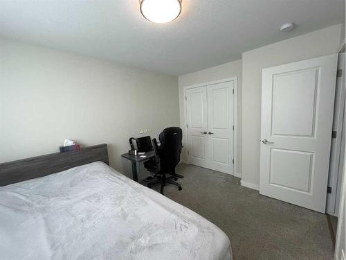 975 40 Avenue North, Lethbridge, AB - Indoor Photo Showing Bedroom